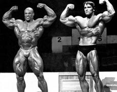 Ronnie_Coleman__2002___Arnold_Schwarzenegger__1975_.jpg