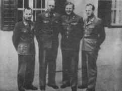 otec_arnolda_v_mundire.jpg