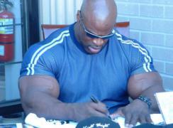normal_200607062336_ronnie_coleman_olympia2006_2.jpg