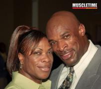 1998_mr_olympia_292_vicki_gates_ronnie_coleman.jpg