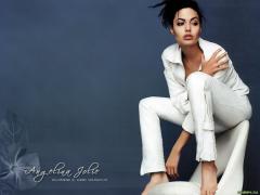 Angelina_Jolie_12.jpg
