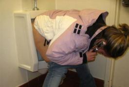 piss_girls_34.jpg