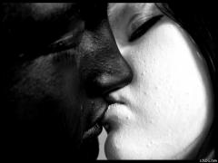 ying_yang_kiss.jpg