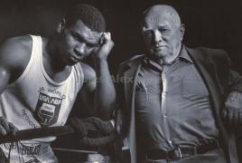 Michael_20Tyson_20and_20Cus_20D_amato.jpg