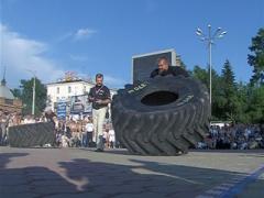 strong240706.jpg