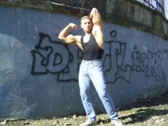 0IBAAAFaaAworld112220040145.jpg