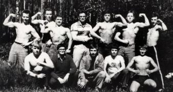 Секция__качков_в_ФМШ_1991г1.jpg