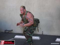 jay_cutler_mrOlympia_ifbb_bodybuilder_photoshoot_army_2011_2.jpg