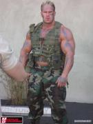 jay_cutler_mrOlympia_ifbb_bodybuilder_photoshoot_army_2011_4.jpg
