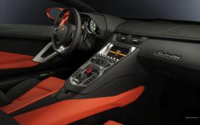 Lamborghini-Aventador-LP-700-4-2011-10.jpg