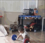 гифка-ребенок-штанга-2795111.gif