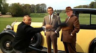 Oddjob_bond_and_goldfinger.jpg