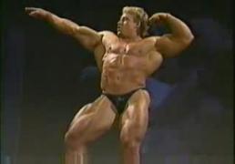 YouTube___Dorian_Yates_at_the_1992_Emerald_Cup_6.jpg