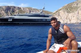 alistair_overeem_boat.jpg