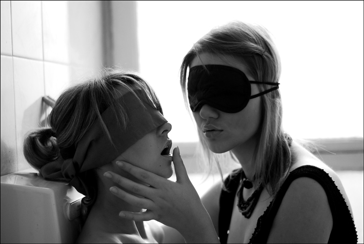 Blindfolded Lesbian