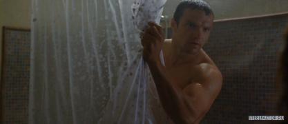 Непобедимый.2008.DVDRip.689.avi.K7UVR3UHEBJXTUBV5YSSYYC4P35I7K4GKYNE73Q.dctmp_004401880.jpg