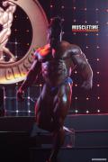 kai_greene_walking_on_stage.jpg