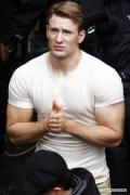 chris_evans_captain_america_the_first_avenger_first_photos_03.jpg