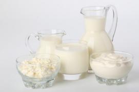 dairy-products-white-background-cooking-drink_3319350.jpg