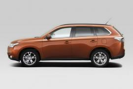 mitsubishi_outlander_2013_-_04_20120309_1604303696.jpg