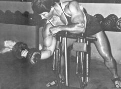 Peak_biceps_training.jpg