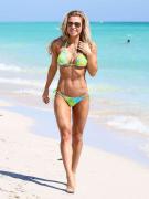 Kate-Usmanova-In-bikini-on-the-beach-in-Miami10.jpg