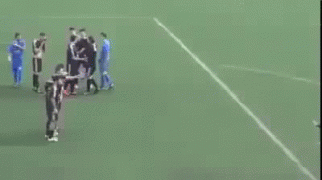 Добрые греческие футболисты.gif