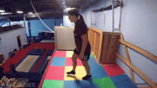 1460526196160610255.gif