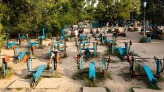 1374597353_kachalka_gidropark_05.jpg