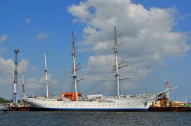 Stralsund,_Hafen_(2013-06-15),_by_Klugschnacker_in_Wikipedia_(3).JPG