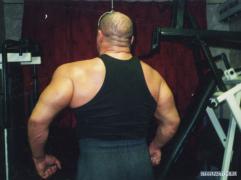 Я_на_массе_2005г_апрель_вес_110кг._спина.jpg