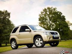 Suzuki_Grand_Vitara_3_door_ext_6x1600x1200.jpg