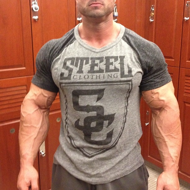 Frank MCGRATH В капюшоне