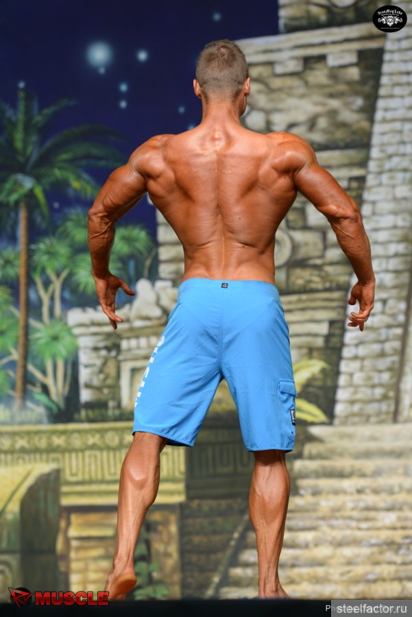 Денис Гусев IFBB Pro