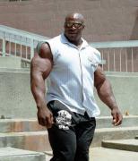 Ronnie-Coleman_height_weight_clothes.jpg