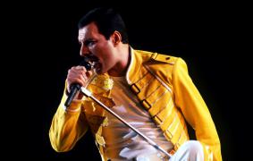 freddie-mercury-Computer-Wallpaper.jpg