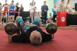 DSCF2489_003_жим_гирь_лёжа.jpg