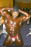 kai_greene_arnold_classic_2008_day_3_hXqGVy.jpg