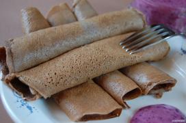 кукурузно_ржаные_блинчики_с_соусом.jpg