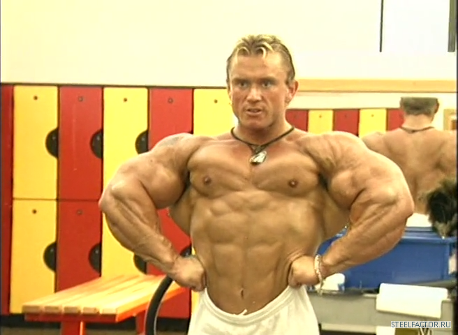 Lee Priest в очках