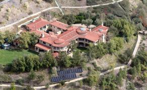 Arnold-Schwarzenegger-Villa.jpg