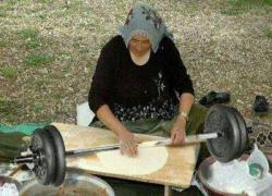 Frau an der Hantel.jpg