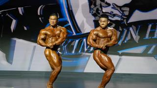 212 보디빌딩 프로쇼 장성엽 vs 李伟 ( WEI LI ) - YouTube - 0_35.jpg