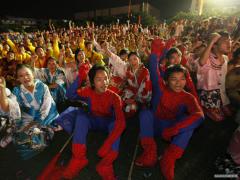 foxconn_supplied_all_workers_with_halloween_costumes.jpg