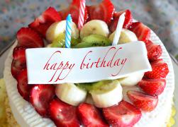 happy-birthday-cake-fruits.jpg