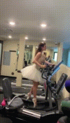 гифки-качалка-балерина-тренажёрный-зал-6793677.gif