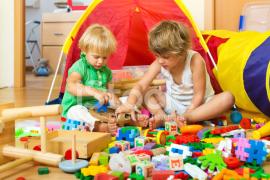 48231968-children-playing-with-toys.jpg