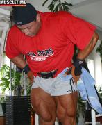 mustafa_legs08_20100801_1334128146.jpg