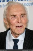 kirk_douglas_T6iWt.jpg