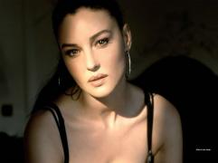1264233748_monica-bellucci-1280x960-22362.jpg